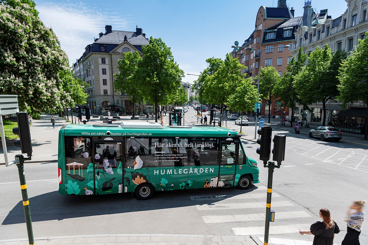 Elbuss som går skytteltrafik mellan Odenplan - Hagalund.